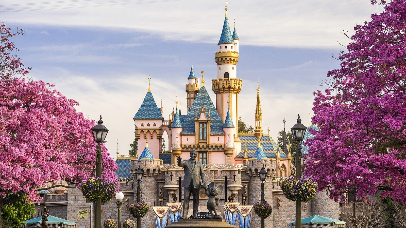 Disneyland Paris | LAT.40