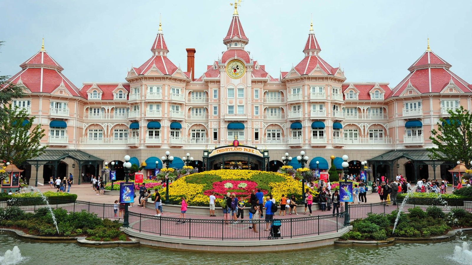 Disneyland Paris | LAT.40