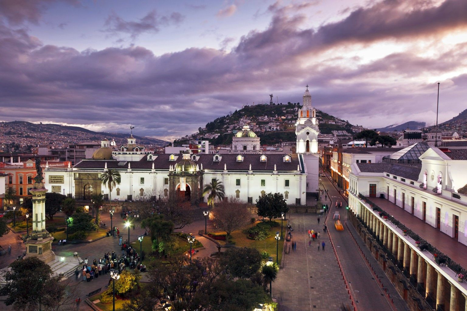 Quito | LAT.40