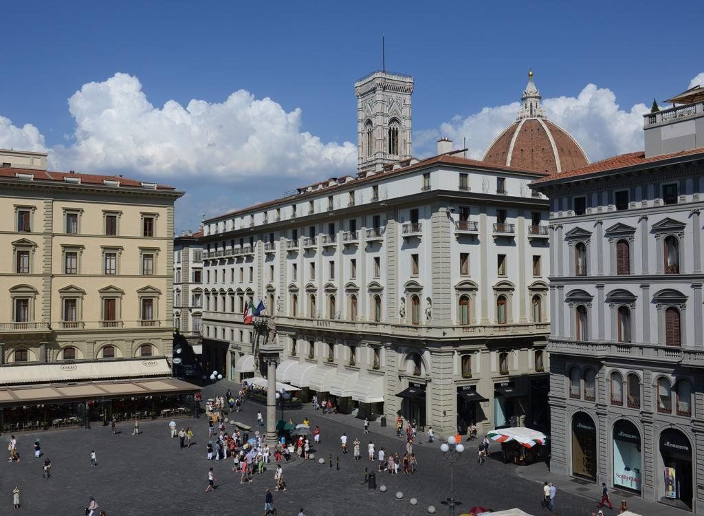 Florencia en diciembre (Hotel Savoy) diseñado por LAT.40