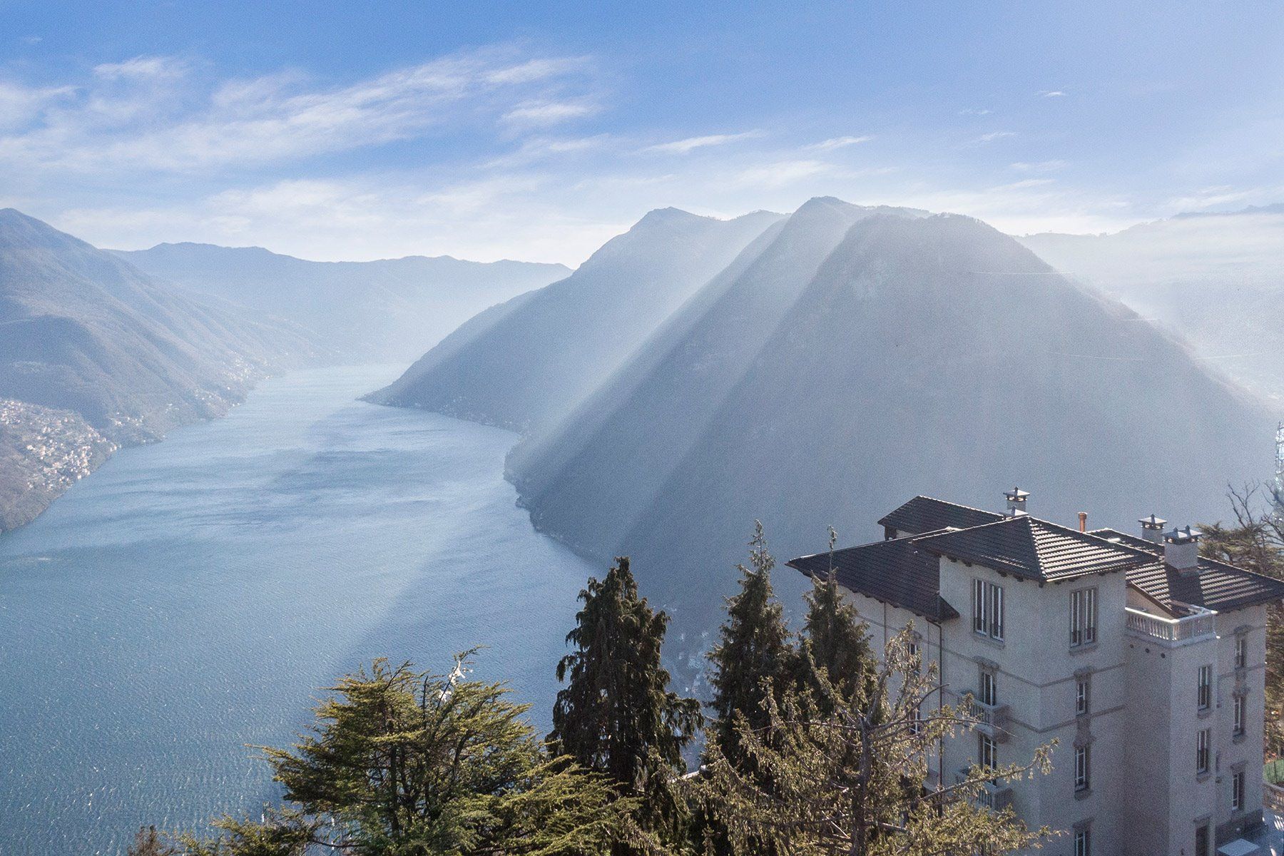 Art Nouveau Luxury Villa en Como
