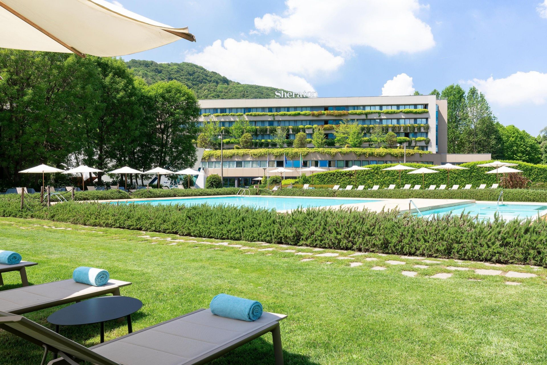 Sheraton Lake Como Hotel en su destino
