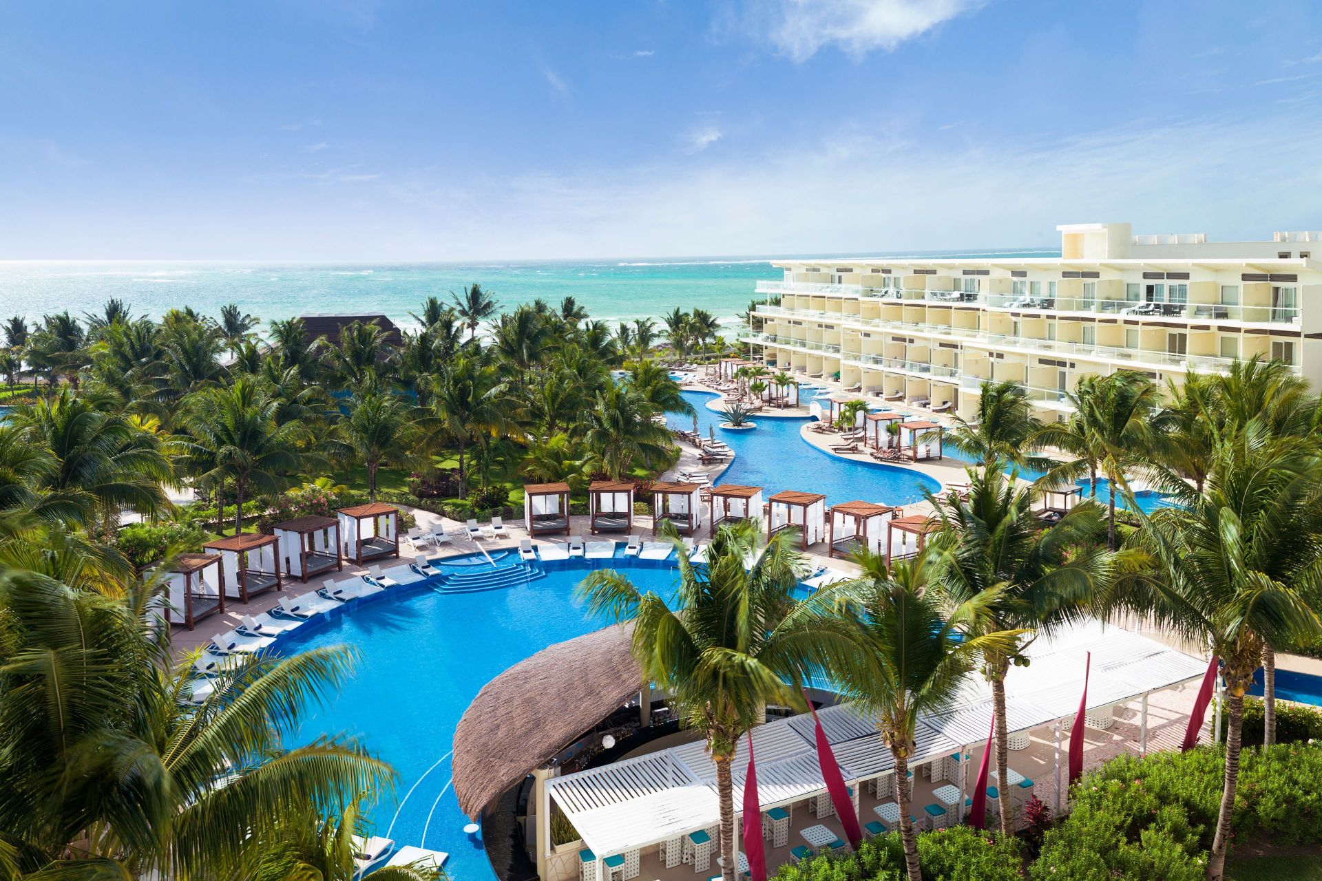 Azul Beach Resort Riviera Cancun | LAT.40