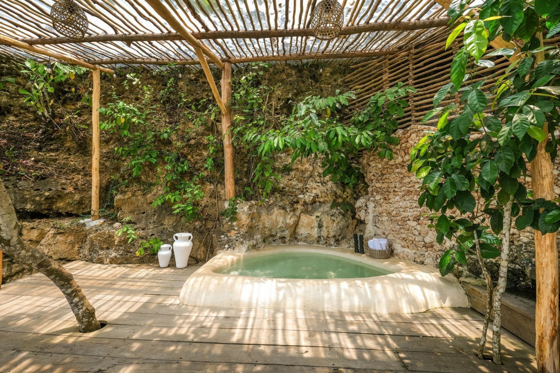 The Korowai en Bali - Uluwatu