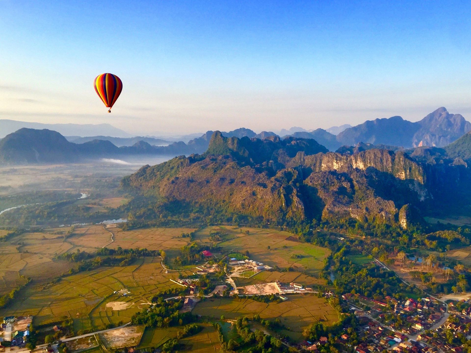 Vang Vieng | LAT.40