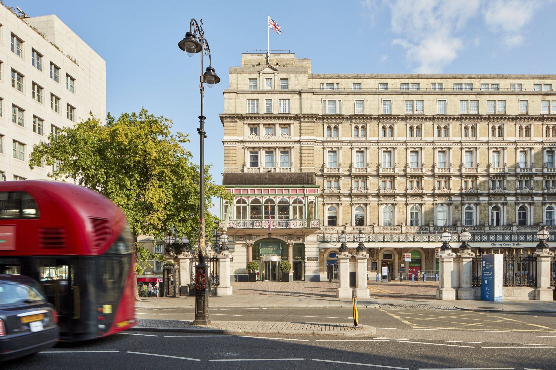 The Clermont London, Charing Cross en su destino