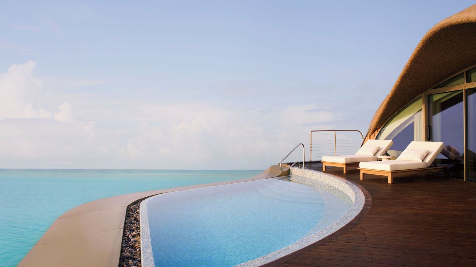 Nujumba, a Ritz Carlton Reserve en mar rojo