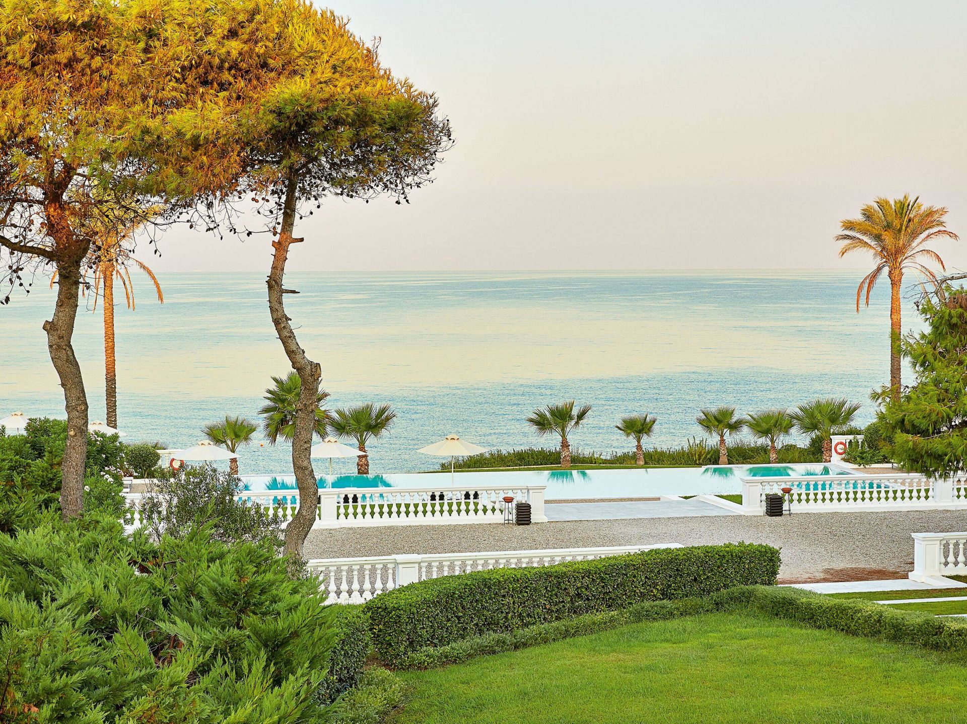 Mandola Rosa, A Grecotel Resort to Live at Riviera Olympia en Greece