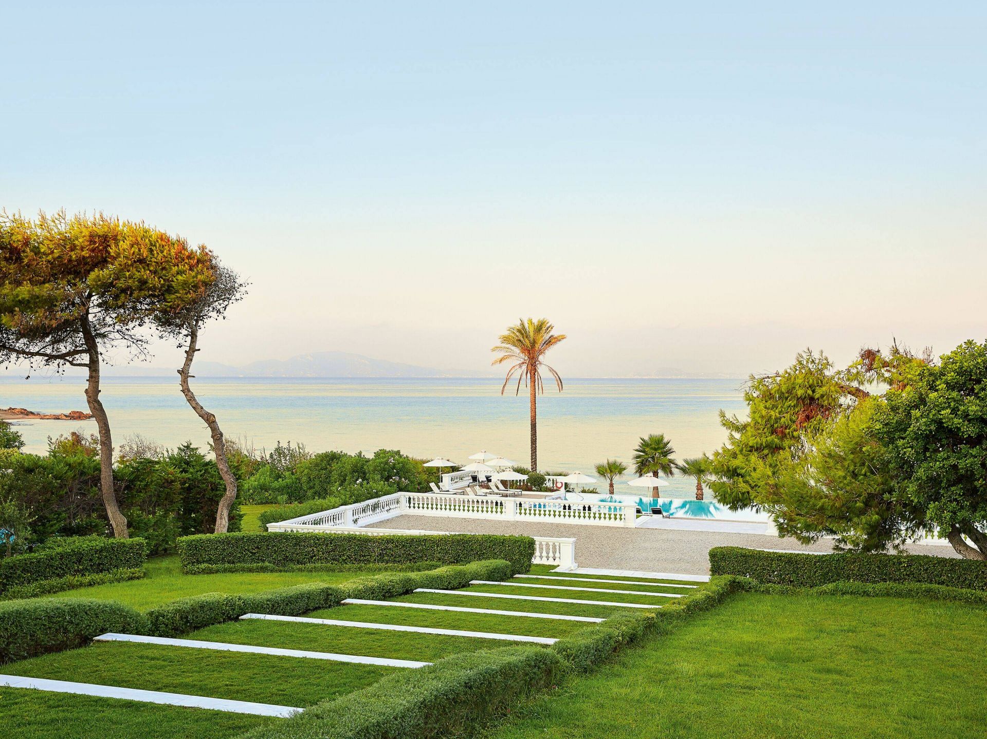 Mandola Rosa, A Grecotel Resort to Live at Riviera Olympia en Greece