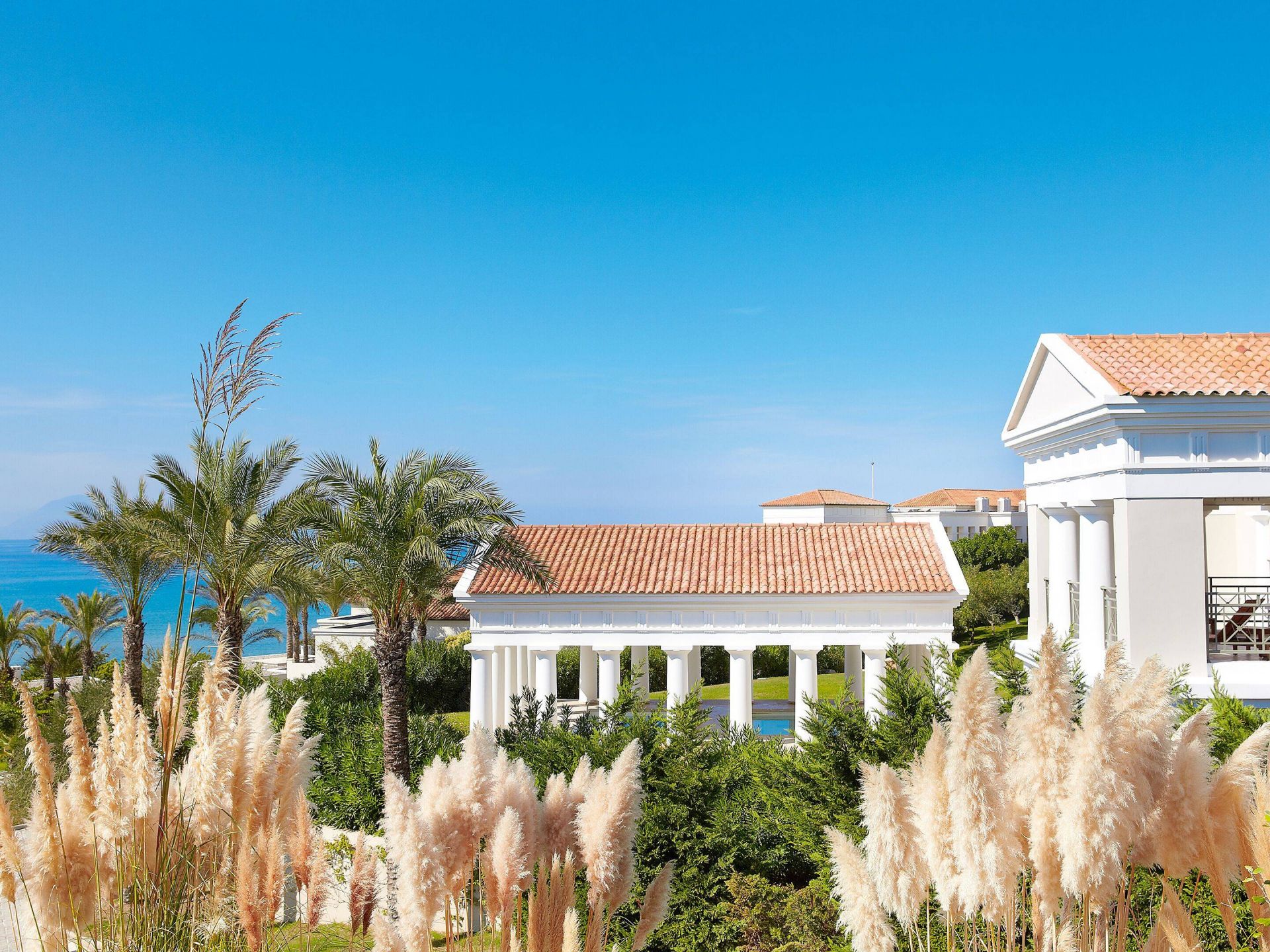 Mandola Rosa, A Grecotel Resort to Live at Riviera Olympia en Greece