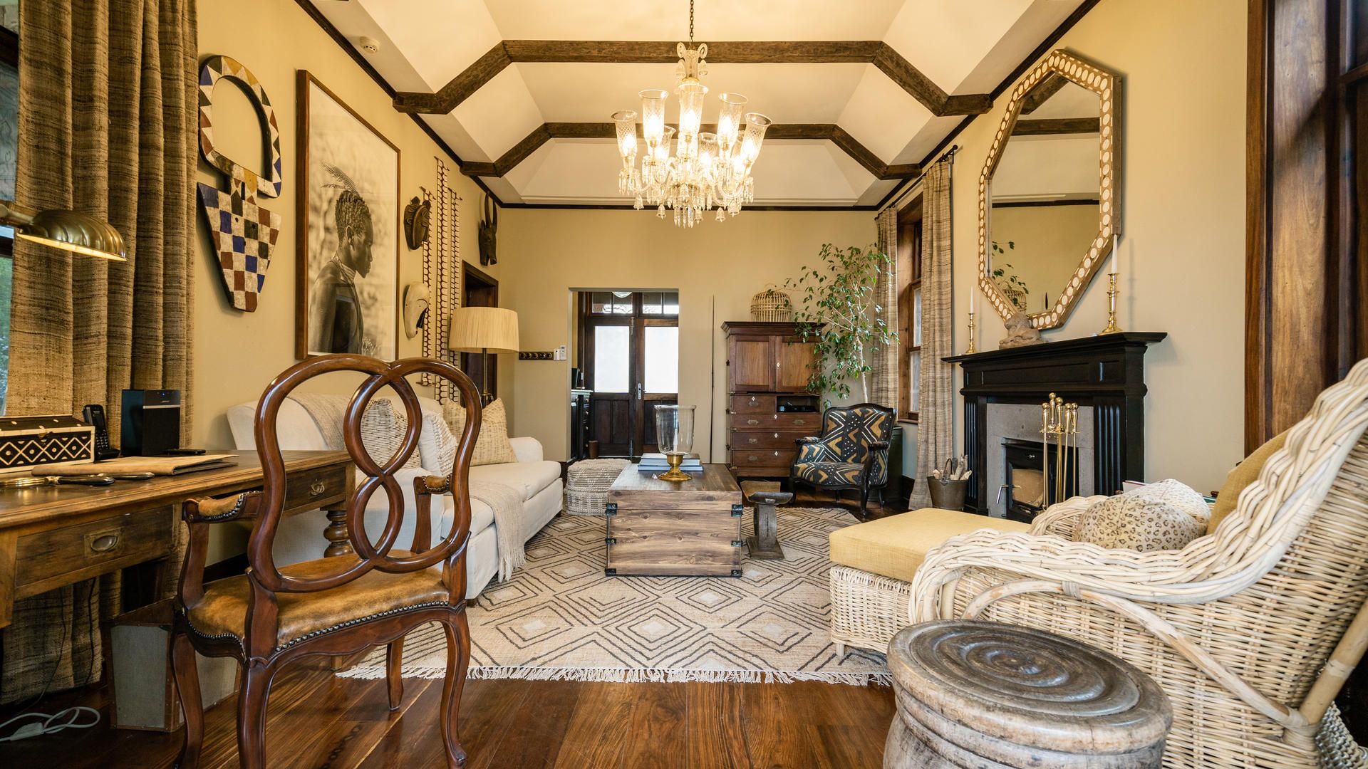 Sasakwa main lodgge lounge area cottage lounge osse sinare