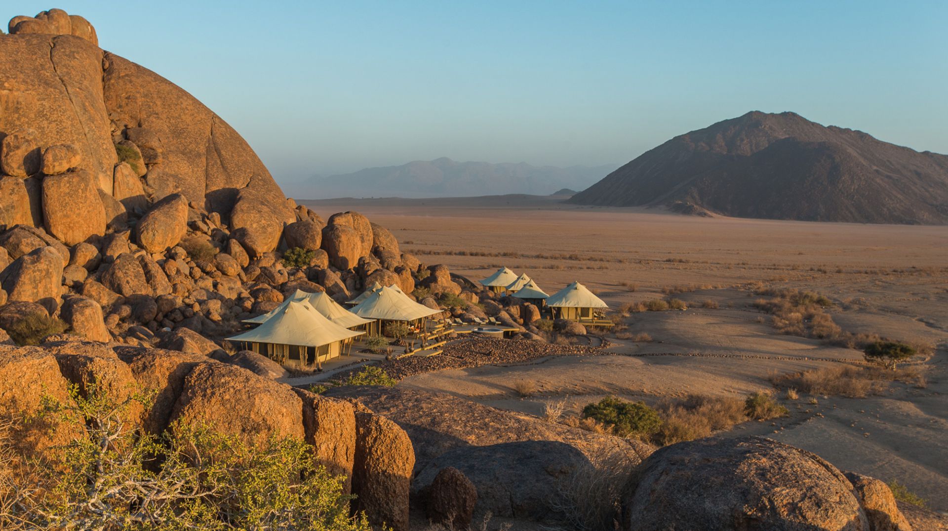 Boulders camp wolwedans set amongst giant boulders of the namibrand