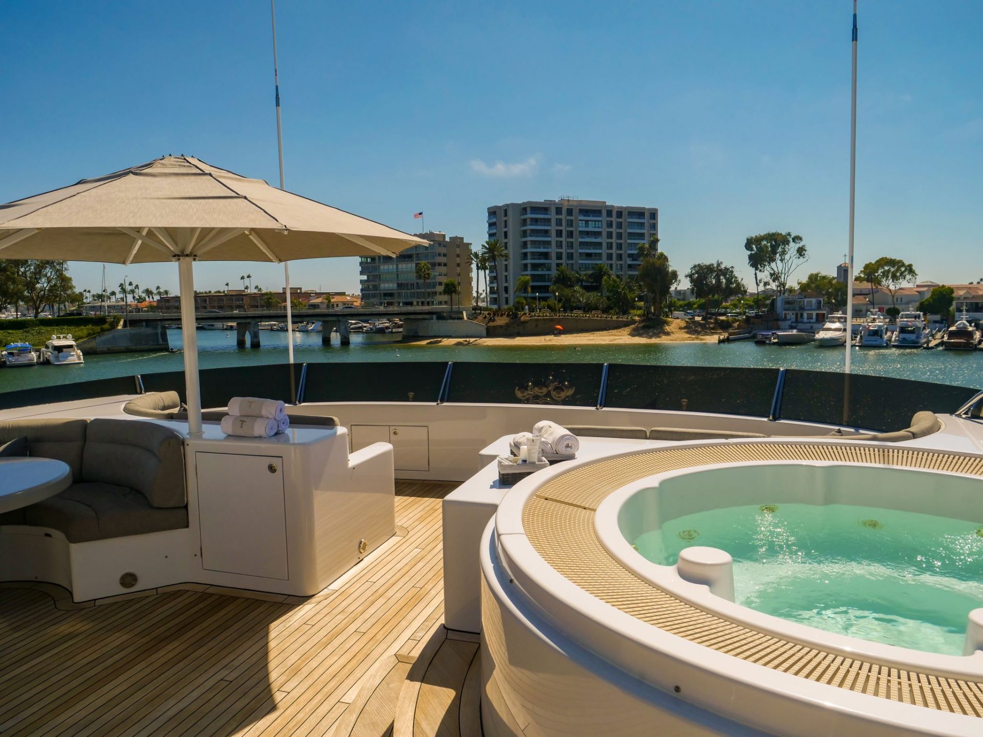 M/Y Triton en Canada