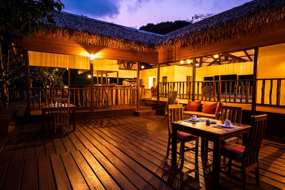 Ndola Luxury Tented Camp en Loango National Park
